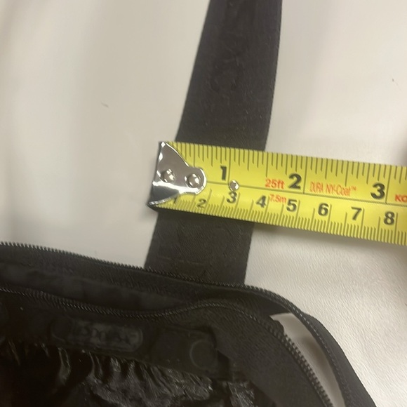 LeSportsac Black Nylon Crossbody Bag larger size - Picture 8 of 8